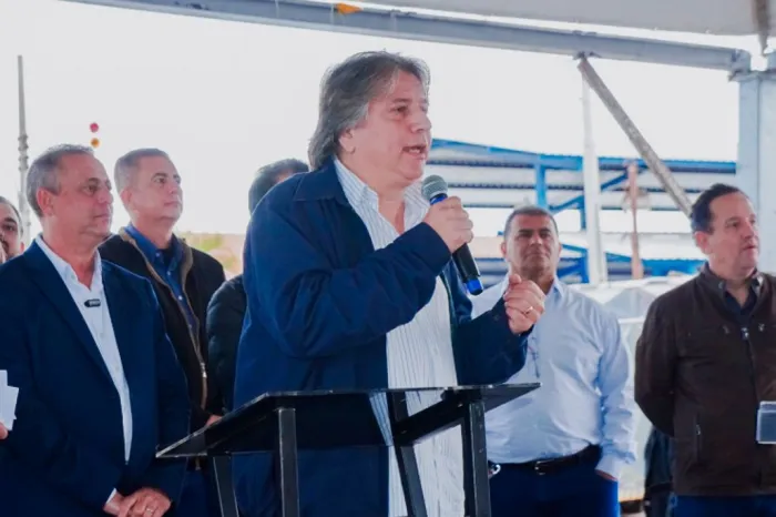 Caravina acompanha entrega de pavimentação e iluminação pública em Taquarussu