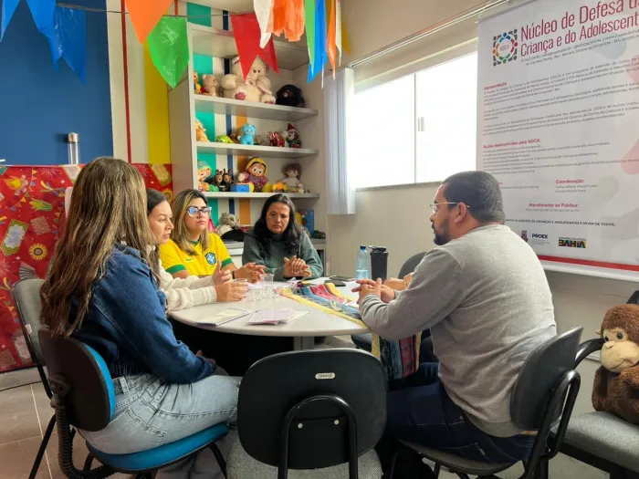 Conselho Municipal de Juventude e Núcleo de Defesa da Criança e do Adolescente discutem demandas da juventude