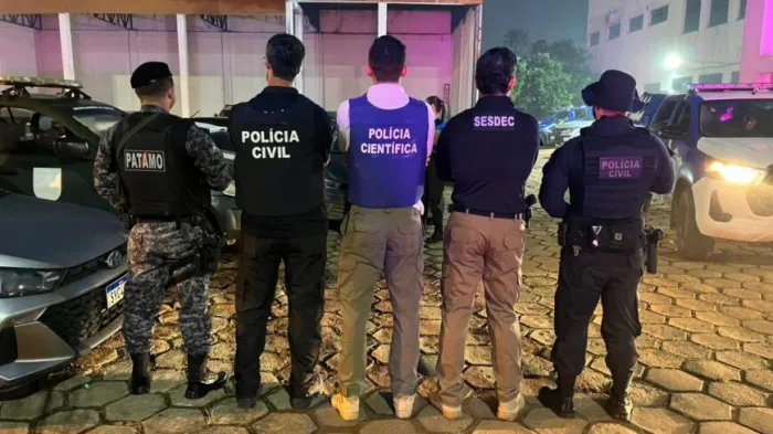 As equipes cumpriram mandados de busca e apreensão nos municípios de Vilhena, Pimenteiras do Oeste e Rolim de Moura