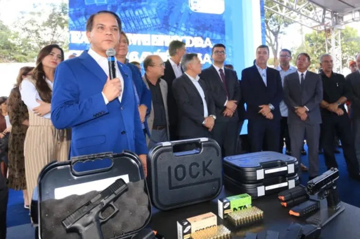 Com atuação de Coronel David, Riedel realiza maior entrega de viaturas da história