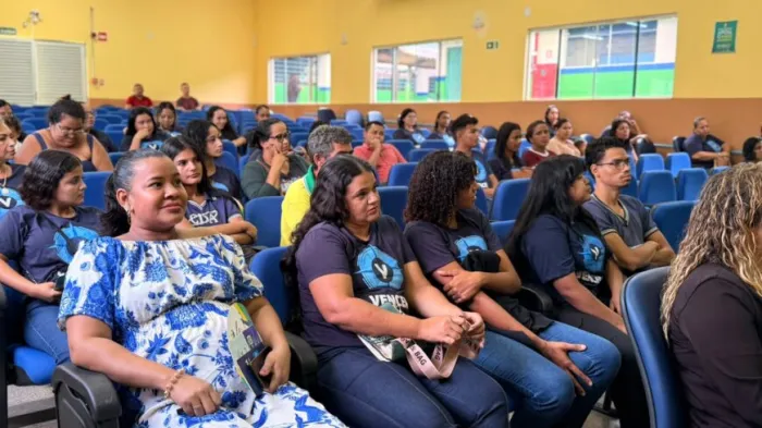 Foram 124 concluintes dos cursos de Assistente Administrativo, Bolos e Cupcakes e Costureiro Industrial de Vestuário contemplados nos municípios de Guajará-Mirim, Candeias do Jamari, Nova Mamoré e Machadinho d’Oeste