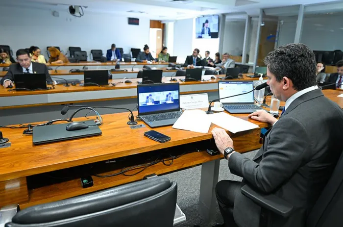 Projeto que responsabiliza empresas por corrupção privada vai à CCJ
