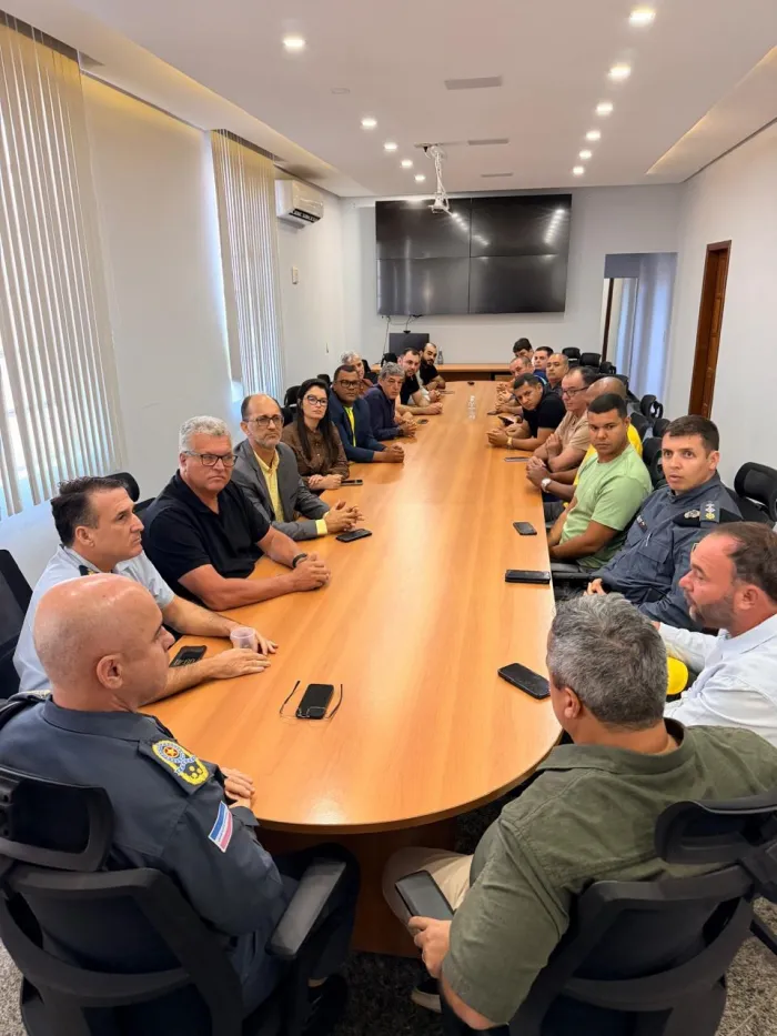 Comandante-geral recebe representantes de municípios do Sul do Estado em reunião no QCG