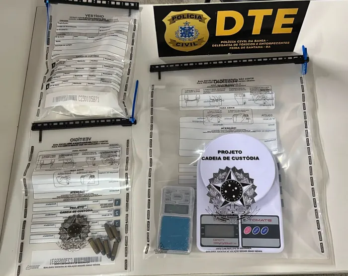 Polícia Civil apreende drogas, munições e balanças de precisão em Feira de Santana