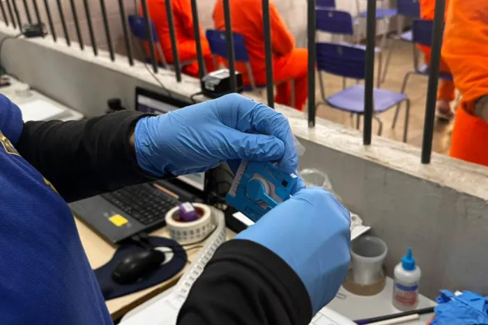 Custodiados em unidade penais de Foz do Iguaçu passam por coletas de DNA