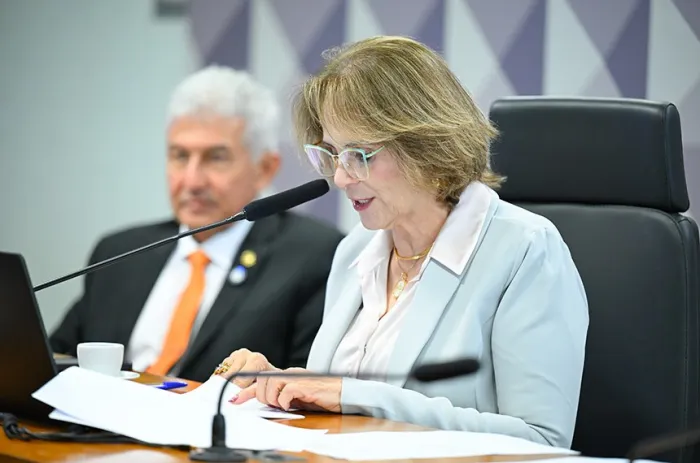 Presidente da CDH, a senadora Damares Alves leu o relatório da senadora Jussara Lima - Foto: Andressa Anholete/Agência Senado
