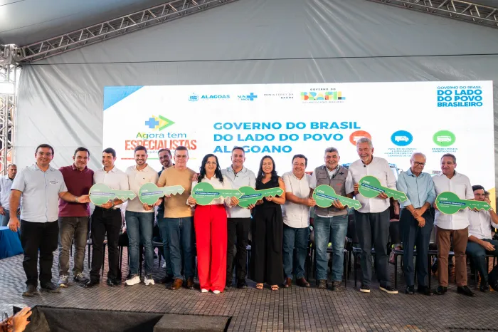 Ministério da Saúde entrega 12 unidades odontológicas móveis e anuncia investimentos em dois municípios alagoanos