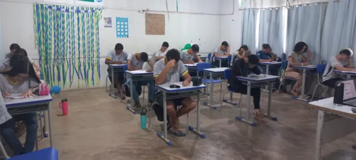 A aplicação acontece no período vespertino, conforme o Calendário Escolar da modalidade