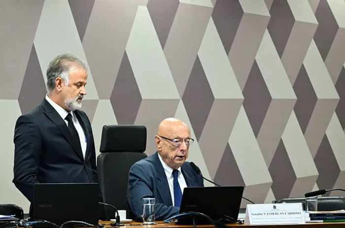 Vai à Câmara projeto que autoriza servidor federal a atuar como MEI