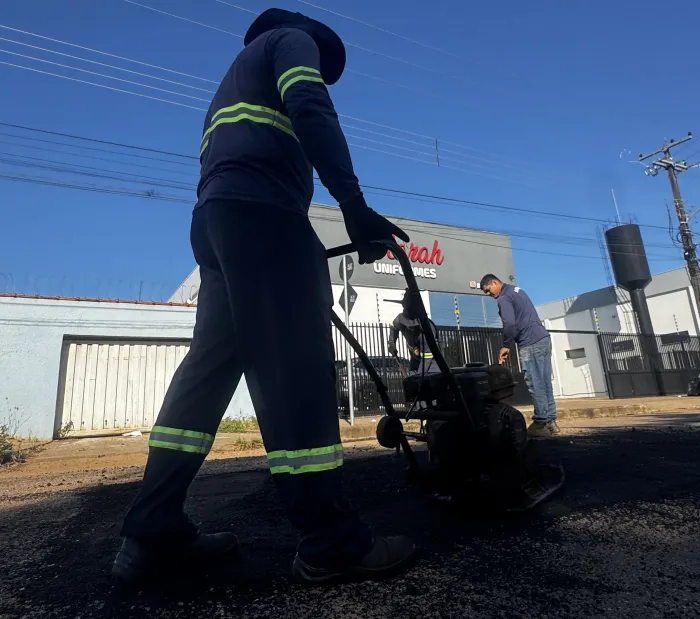 Prefeitura segue intensificando os serviços de manutenção viária em diversos pontos da capital
