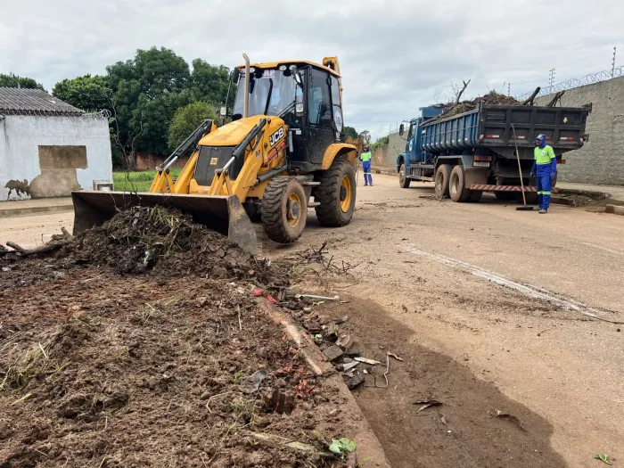 Prefeitura intensificou os serviços de limpeza urbana e recolhimento de resíduos em diversos espaços públicos da capital