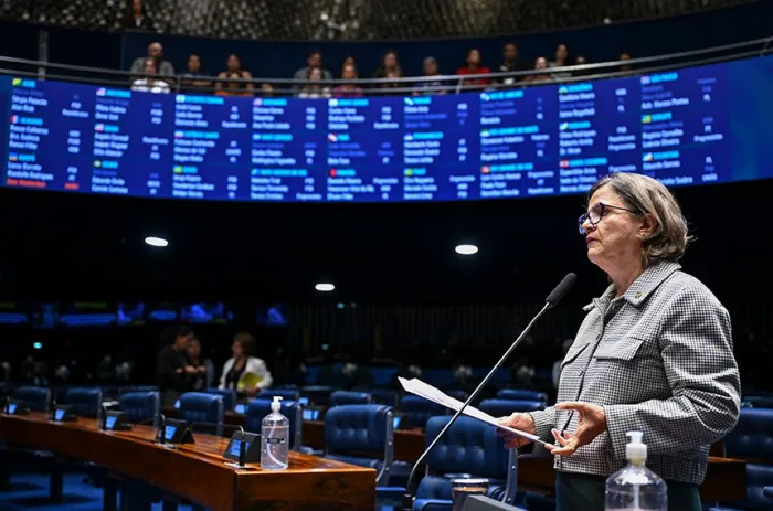 Líder do governo, Teresa Leitão agradece a Davi e aos senadores no Plenário pela votação da MP - Foto: Ton Molina/Agência Senado