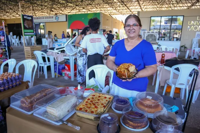 Estreia de sucesso: empreendedora vende toda a produção no primeiro dia da Feira da Agricultura Familiar