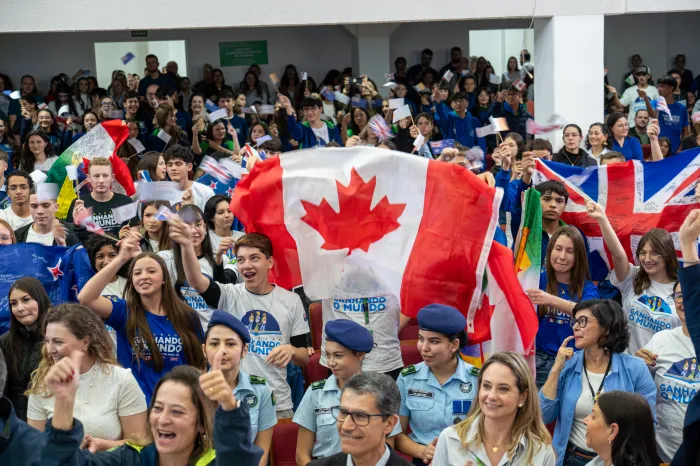 Evento reúne antigos e futuros intercambistas do Ganhando o Mundo em Ponta Grossa