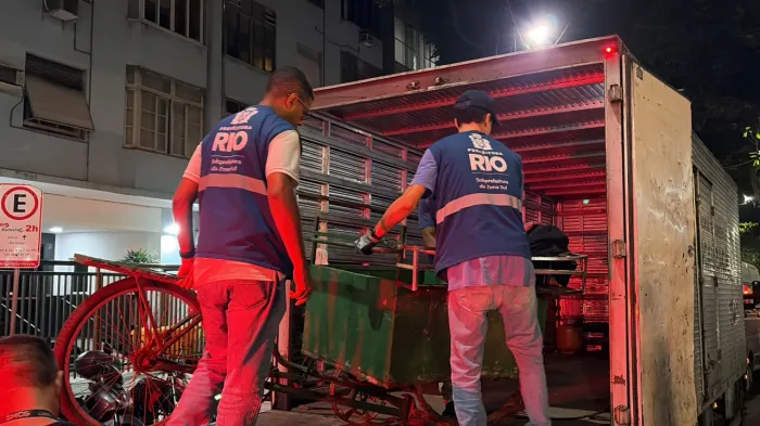 Operação em Copacabana descarta 30 kg de alimentos impróprios para consumo