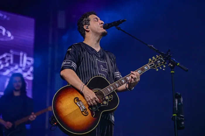 Banda Morada emociona o público na segunda noite da Expoacre Juruá
