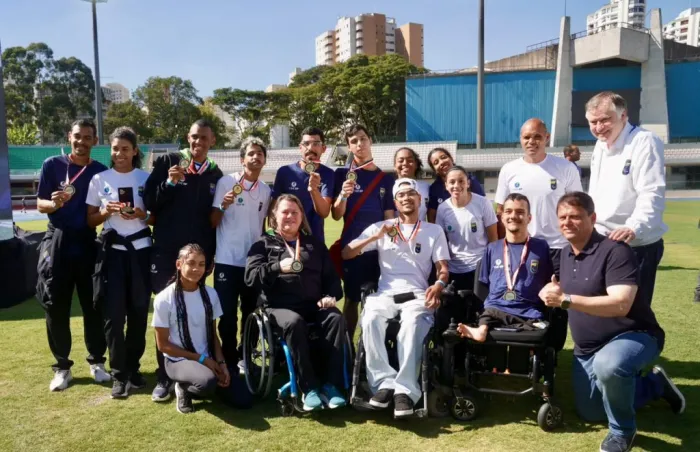 Atletas do Time São Paulo são homenageados com Medalha do Mérito Esportivo na reabertura do Estádio Ícaro de Castro Mello