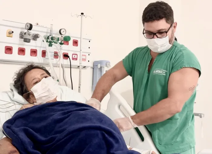 Aposentada que recebeu transplante de fígado no Hospital do Coração Alagoano se emociona ao lembrar do ato de doação