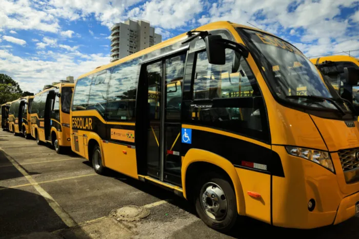 Entrega de 54 Ônibus Urbano Escolar Acessível (Onurea) e 209 impressoras Braille, amplia os investimentos em acessibilidade e inclusão na Rede Pública Estadual de Ensino