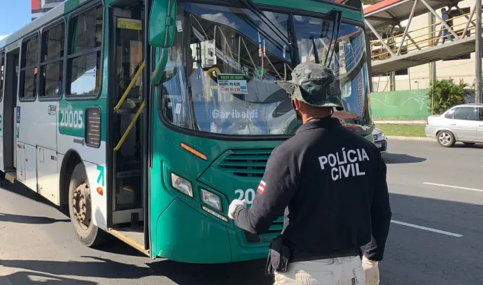 Polícia Civil alcança 81 envolvidos com roubos em coletivos e recupera 375 celulares