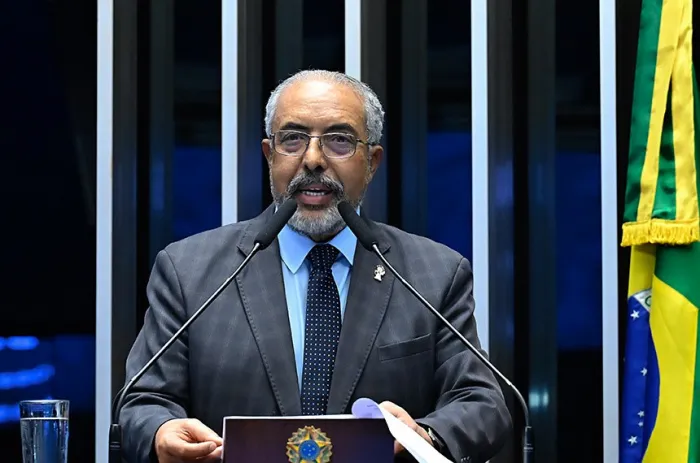 Paim defende votação da PEC que acaba com a escala 6x1