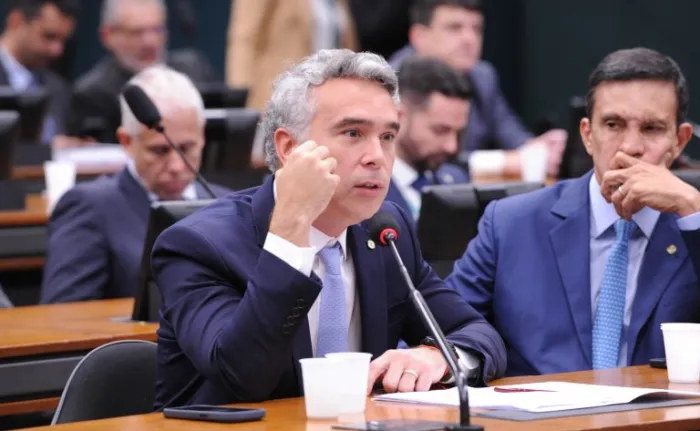 Comissão aprova projeto que obriga escolas a promover ambiente de trabalho seguro para professores