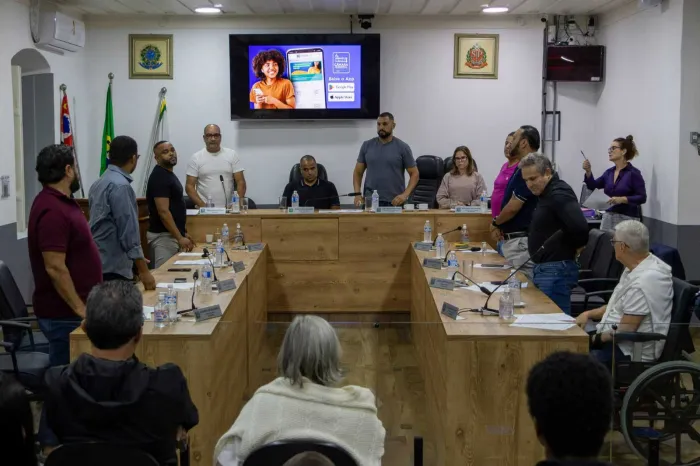 Câmara de São Sebastião aprova LDO de 2027, presta homenagens e analisa matérias durante a sessão