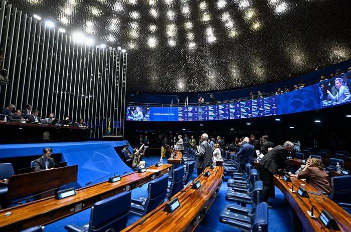 Pauta desta terça também tem projeto sobre pensão alimentícia e sessão de discussão da PEC dos agentes de saúde - Foto: Carlos Moura/Agência Senado
