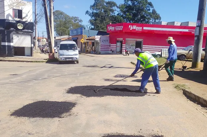 Operação Tapa-Buraco segue realizando manutenção viária em todo o município