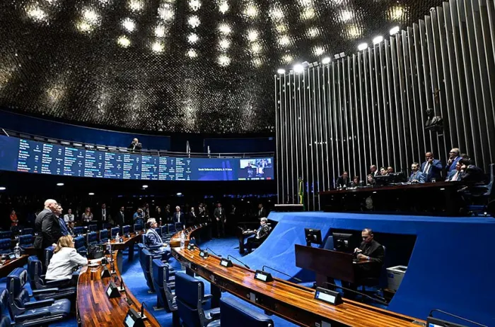 Aprovadas penas mais severas para violência sexual digital contra menores