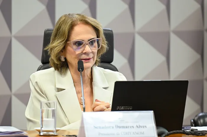 Documento elaborado por Damares Alves pede medidas de apoio aos indígenas e atuação permanente do Estado - Foto: Andressa Anholete/Agência Senado