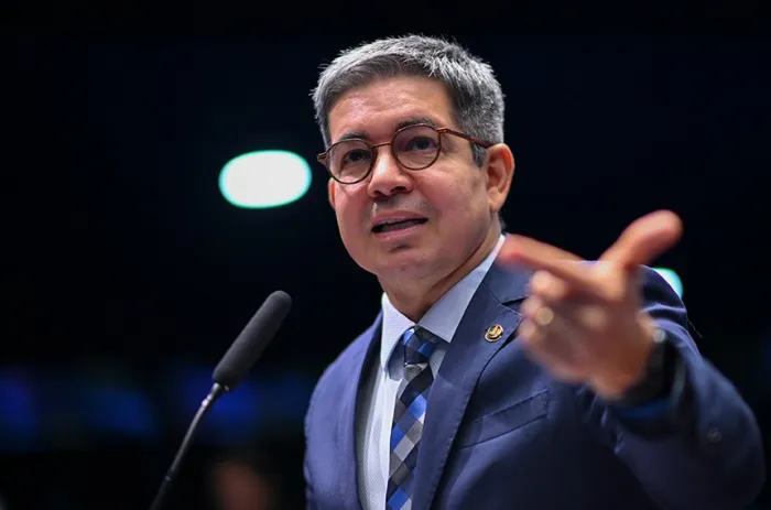 O senador Randolfe Rodrigues é o autor da proposta - Foto: Ton Molina/Agência Senado