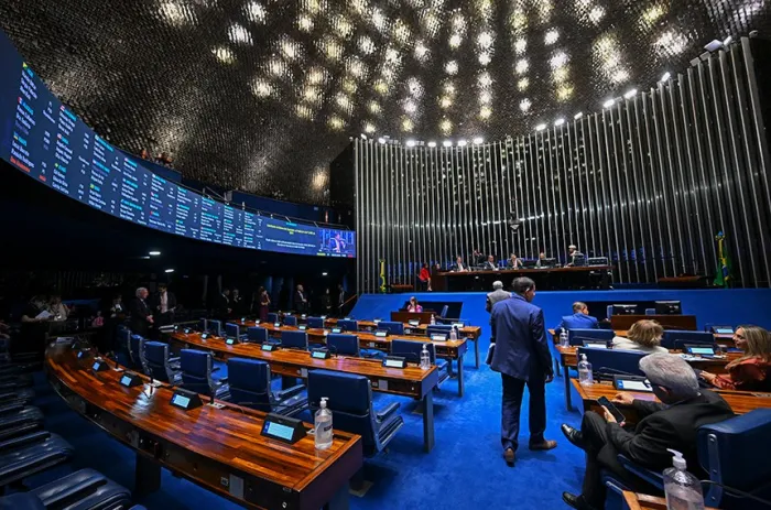 Senadores no Plenário durante a sessão deliberativa - Foto: Ton Molina/Agência Senado