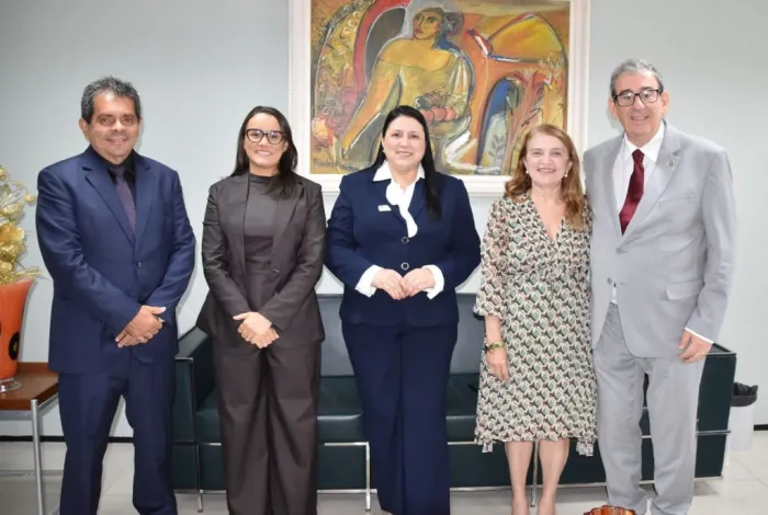 SÃO LUÍS – PGJ recebe visita de professor de Direito