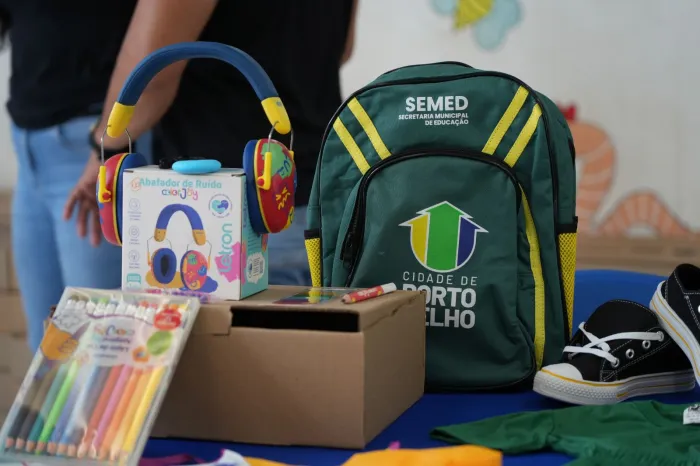 Iniciativa permitirá que acadêmicos, após uma formação de 200 horas, passem a atuar diretamente nas escolas municipais