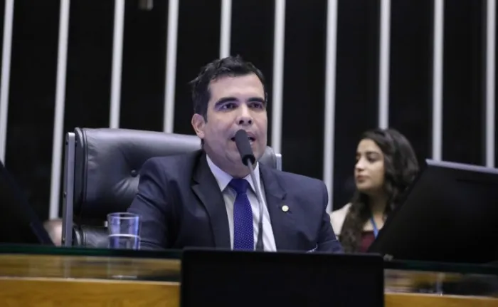 Comissão aprova cancelamento gratuito de passagem aérea por doença ou morte na família 