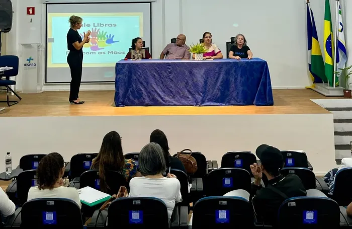 Inclusão ganha reforço com conclusão de curso de Libras para servidores da saúde municipal