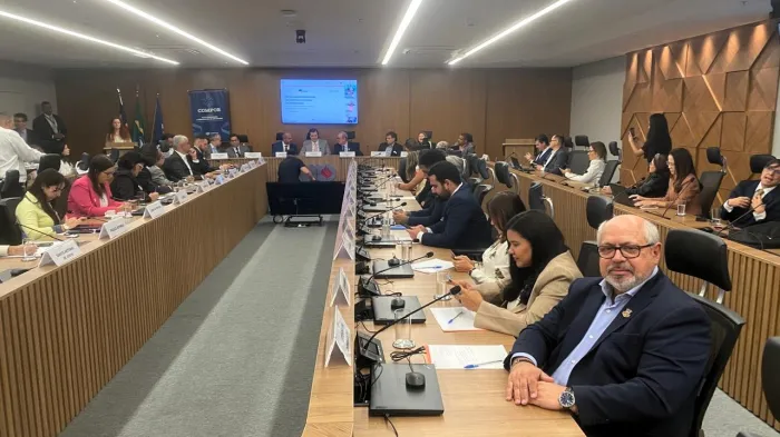 Município de Vitória da Conquista assina acordo para fortalecer alfabetização de crianças na idade certa