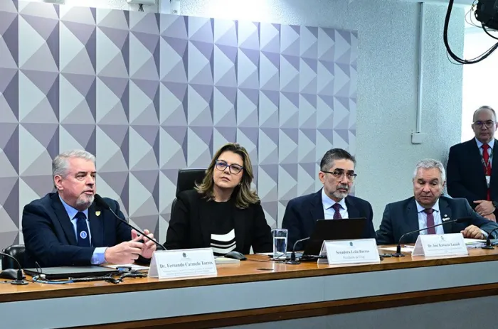 Presidente da comissão, a senadora Leila Barros comandou o debate - Foto: Geraldo Magela/Agência Senado