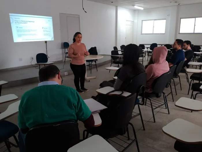 Novos internos de Medicina da Uesb recebem orientação sobre protocolos de segurança do paciente no Hospital Esaú Matos