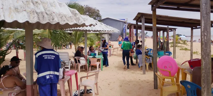 Educação ambiental orienta centenas de pessoas nas praias de Belém