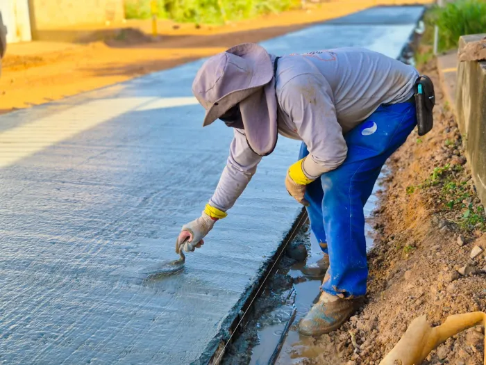 Obras: Sevop avança com pavimentação em concreto na Rua Santa Catarina, bairro São Miguel da Conquista
