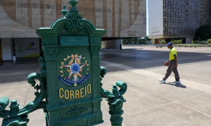 TCU cita risco fiscal dos Correios e defende compensação de custos