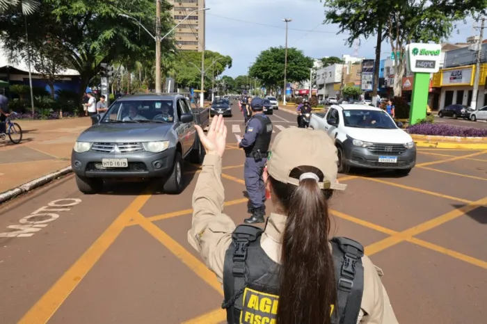 Prefeitura faz blitze educativas em homenagem ao Dia do Motorista e ao Dia do Motociclista