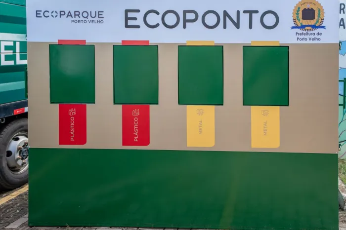 Além da coleta porta a porta, o município mantém pontos para entrega voluntária de materiais recicláveis (PEVs), os Ecopontos