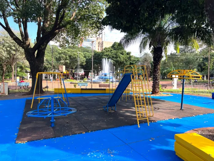 Playground e academia são revitalizados na Ary Coelho