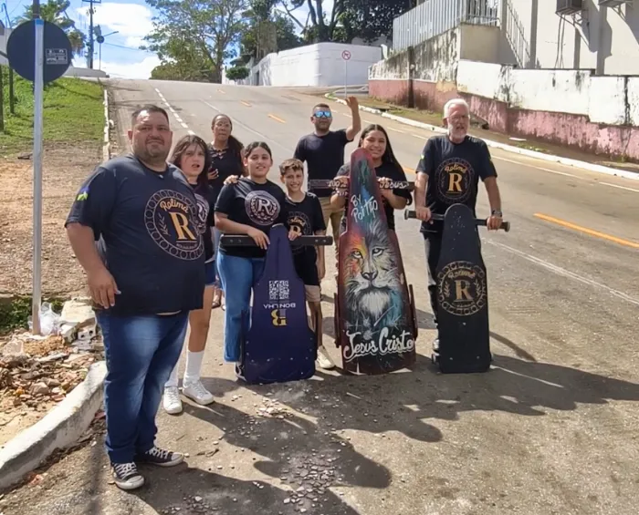 Descida de carrinho de rolimã é uma das atrações da programação deste domingo