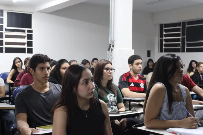 Curso gratuito da Sejuv inicia preparação para o Enem