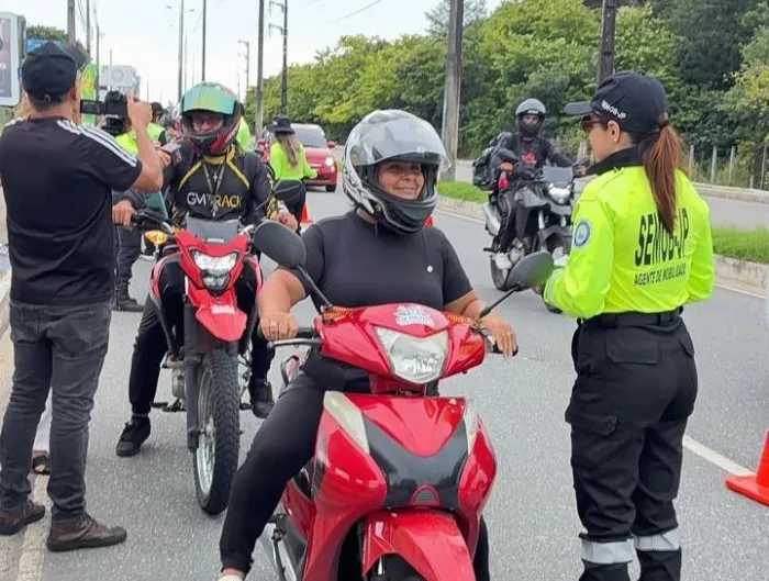 Semob-JP realiza ação educativa no Dia do Motociclista reforçando a segurança no trânsito