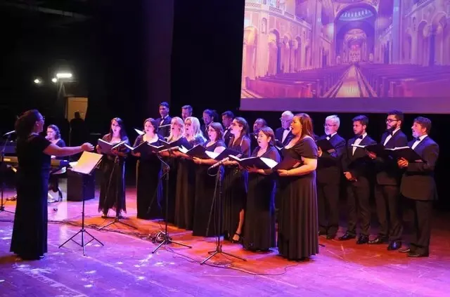 Teatro do Paço recebe concerto gratuito amanhã